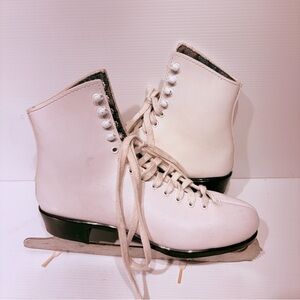 LANGE Classic Women's Figure Skates - Size 8